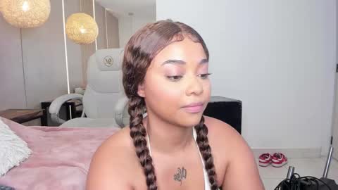 Snapshot of pamela_west chatting on 11.28.25 Pamela West online show from 11.28.25