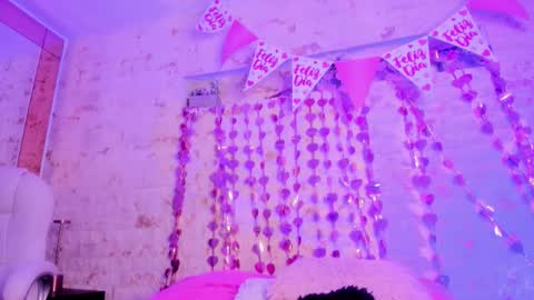 Snapshot of pamela_west chatting on 02.11.26 Pamela West online show from 02.11.26