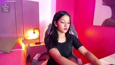 PamelaEvans   online show from 01.29.25