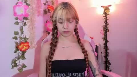 Snapshot of pamelajhonsom chatting on 06.14.26 pamelajhonsom online show from 06.14.26