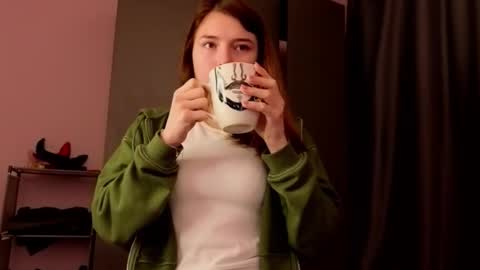 Snapshot of pamilarakestraw chatting on 10.19.25 daniella online show from 10.19.25