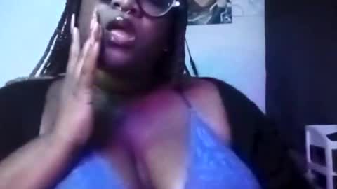 Snapshot of pandamami chatting on 02.12.25 pandamami online show from 02.12.25