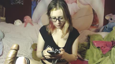 Snapshot of pandora_allsorts chatting on 11.30.25 pandora-allsorts online show from 11.30.25