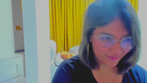 Snapshot of pandoracherry chatting on 01.04.25 Pandora online show from 01.04.25