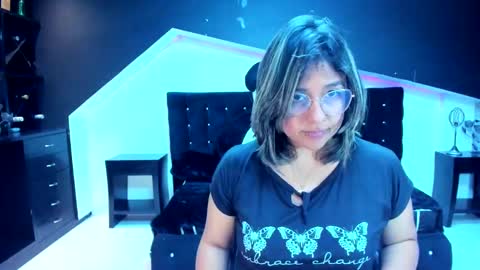 Snapshot of pandoracherry chatting on 01.04.25 Pandora online show from 01.04.25