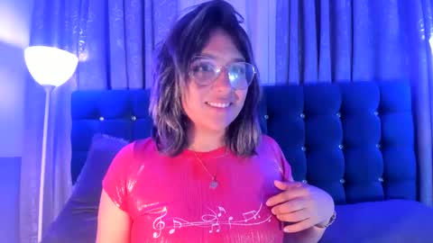 Snapshot of pandoracherry chatting on 01.10.25 Pandora online show from 01.10.25