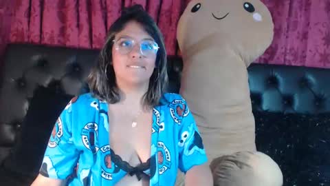 Snapshot of pandoracherry chatting on 01.12.25 Pandora online show from 01.12.25