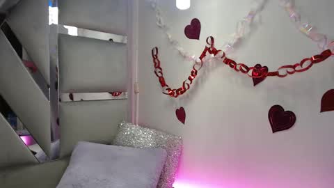 Paola Lyon online show from 02.22.25