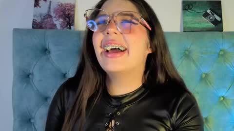 Paola Lyon online show from 09.10.25