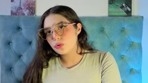 Paola Lyon online show from 09.25.25