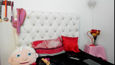 Paola online show from 01.06.25