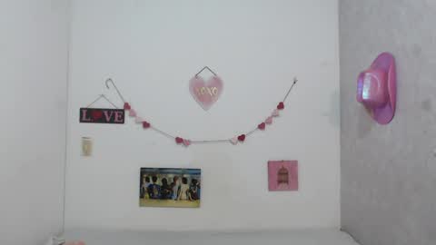 Snapshot of paolabotero chatting on 02.05.25 Paola online show from 02.05.25