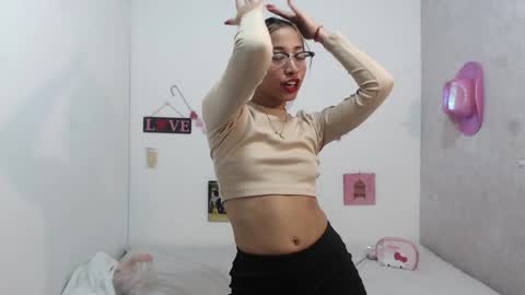 Snapshot of paolabotero chatting on 02.06.25 Paola online show from 02.06.25