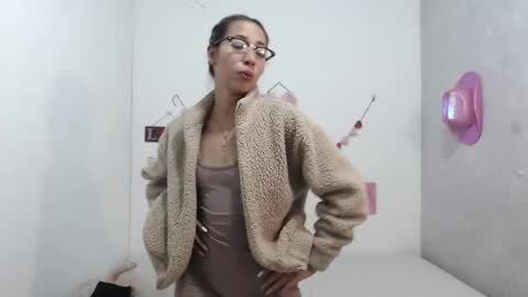 Snapshot of paolabotero chatting on 02.12.25 Paola online show from 02.12.25