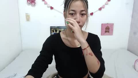 Snapshot of paolabotero chatting on 03.05.25 Paola online show from 03.05.25