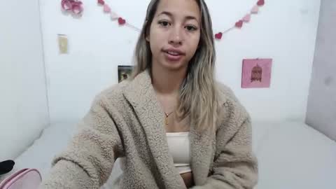 Snapshot of paolabotero chatting on 03.07.25 Paola online show from 03.07.25