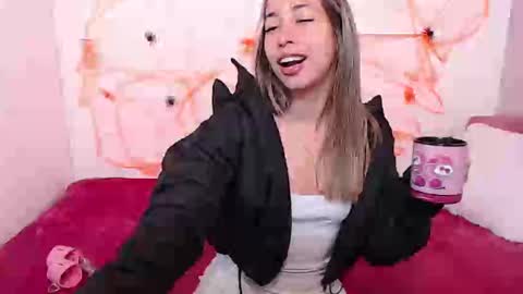 Snapshot of paolabotero chatting on 10.15.25 Paola online show from 10.15.25