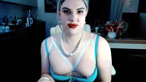 Snapshot of paoladoll chatting on 12.15.25 Sarina Williams online show from 12.15.25