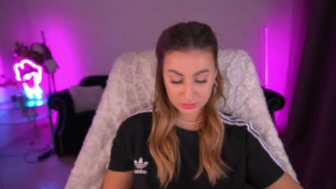 Lia online show from 12.21.24