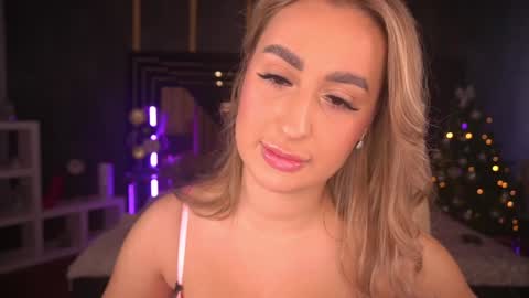 Lia online show from 12.29.24