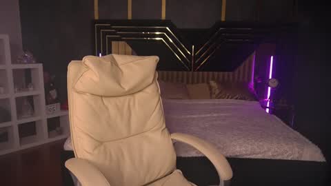 Lia online show from 01.30.25