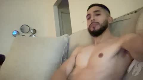 papicubano_guapo23cm online show from 01.14.25