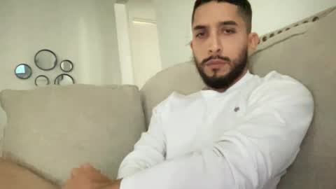 papicubano_guapo23cm online show from 01.18.25