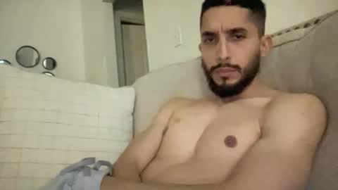 papicubano_guapo23cm online show from 01.19.25