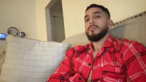 papicubano_guapo23cm online show from 02.22.25