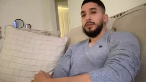 papicubano_guapo23cm online show from 02.23.25