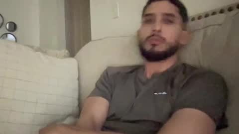 papicubano_guapo23cm online show from 12.23.25