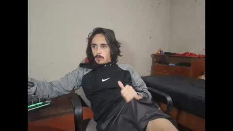 Snapshot of papito20cm chatting on 12.02.24 Lau online show from 12.02.24