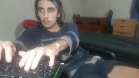 Snapshot of papito20cm chatting on 12.26.24 Lau online show from 12.26.24