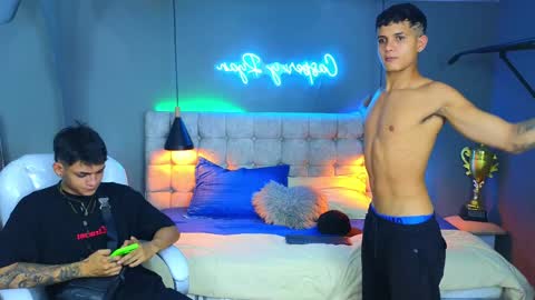 Snapshot of paradise_boy_s chatting on 12.11.24 Ryan And Casper online show from 12.11.24
