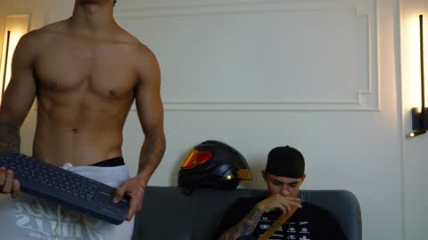 Snapshot of paradise_boy_s chatting on 01.17.25 Ryan And Casper online show from 01.17.25