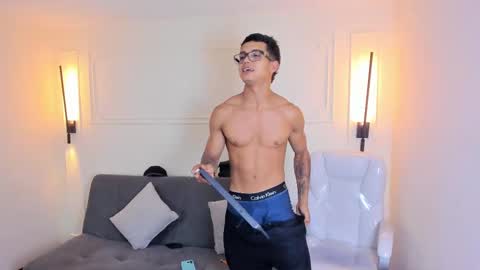 Snapshot of paradise_boy_s chatting on 09.16.25 Ryan And Casper online show from 09.16.25