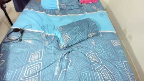 Snapshot of parejacachonda chatting on 02.06.25 sara and andreu online show from 02.06.25