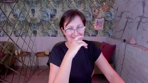 Paris online show from 01.06.25