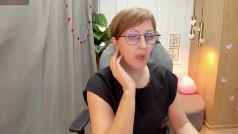 Paris online show from 02.18.25
