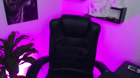 Paris D angelo online show from 03.03.25