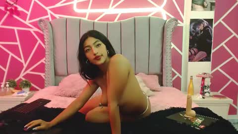 Snapshot of paris_hot12 chatting on 01.20.25 paris online show from 01.20.25