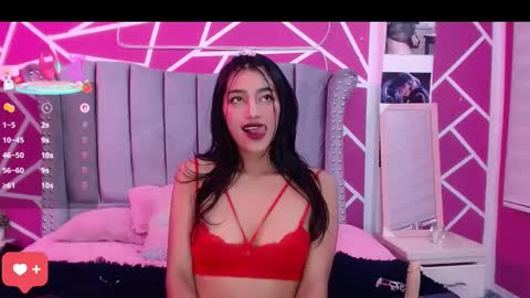 Snapshot of paris_hot12 chatting on 03.11.25 paris online show from 03.11.25