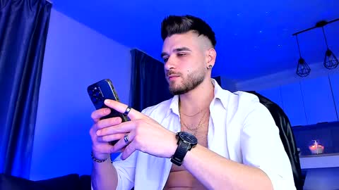 Paris online show from 12.28.24