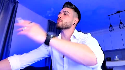 Paris online show from 01.02.25