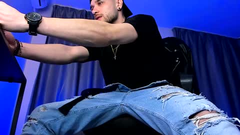 Paris online show from 02.03.25