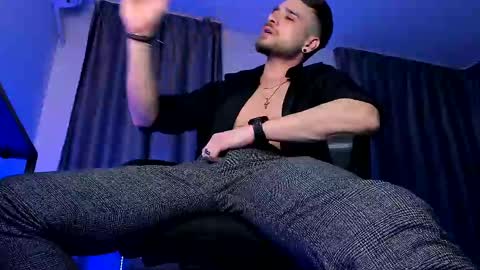 Paris online show from 02.16.25