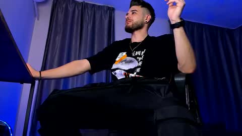 Paris online show from 12.01.25