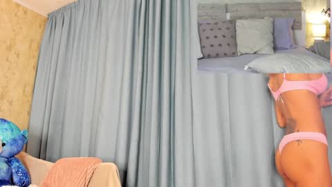 Snapshot of paris_x_hilton chatting on 12.14.24 Paris online show from 12.14.24