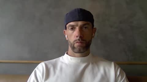 Porn Actor 21cm Hetero online show from 01.15.26