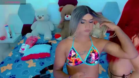 Snapshot of party_duo_trans chatting on 01.22.25 sara y cata online show from 01.22.25